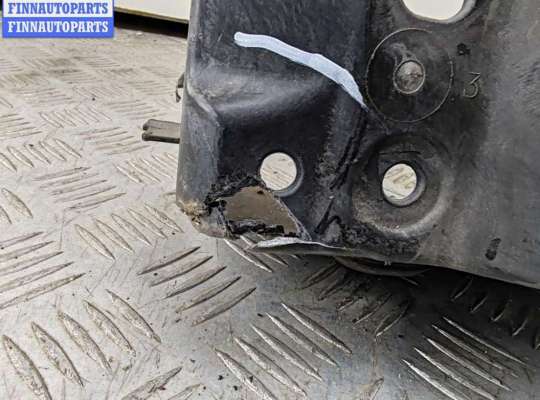 купить Рамка передняя (панель кузовная, телевизор) на Volkswagen Golf-5