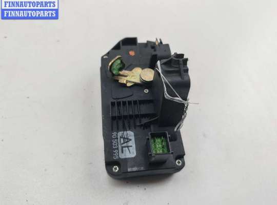 Замок боковой двери на Opel Vectra B