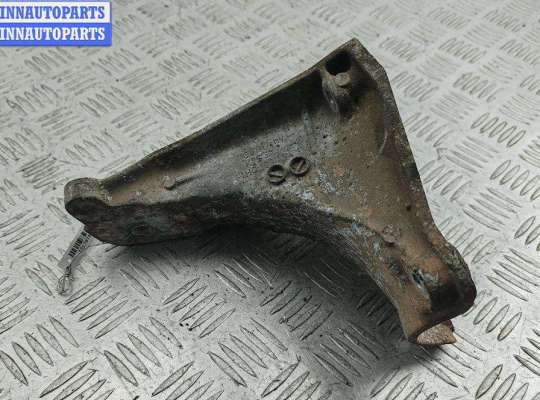 купить Кронштейн двигателя опорный на Volkswagen Passat B4