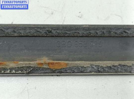 купить Молдинг двери передней правой на Volkswagen Passat B5