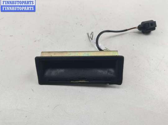 купить Кнопка открывания багажника на Volkswagen Bora