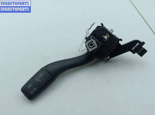 купить Переключатель поворотов на Audi A3 8P (2003-2012)