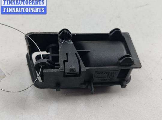 купить Ручка двери внутренняя задняя правая на Volkswagen Passat B3