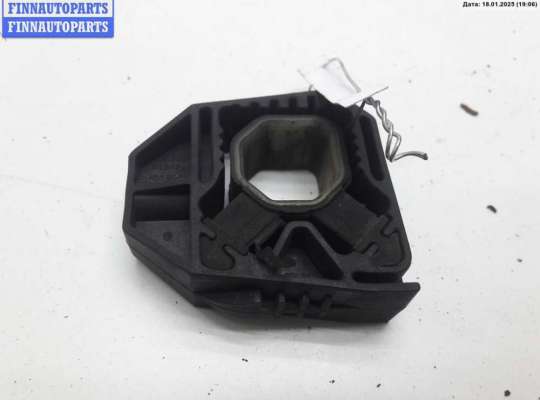 купить Кронштейн радиатора на Volkswagen Passat B6