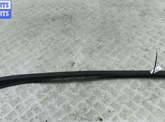 купить Молдинг лобового стекла на Peugeot 308 T7 (2007-2013)