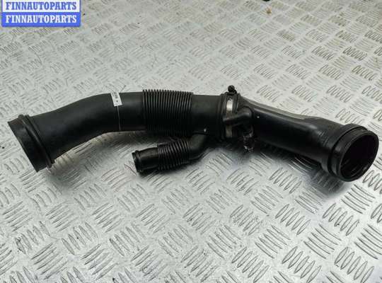 купить Патрубок воздушного фильтра на Volkswagen Passat B5