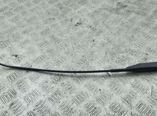 купить Щеткодержатель (поводок стеклоочистителя) передний на Opel Corsa C (2000-2006)