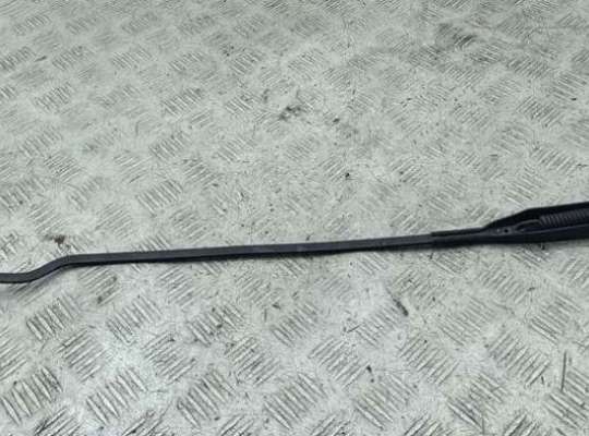 купить Щеткодержатель (поводок стеклоочистителя) передний на Opel Corsa C (2000-2006)