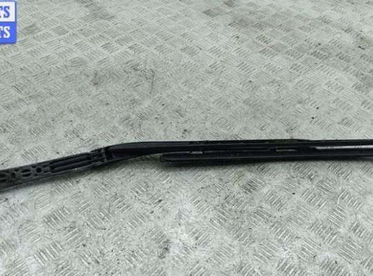 купить Щеткодержатель (поводок стеклоочистителя) передний на BMW 5 E39 (1995-2003)