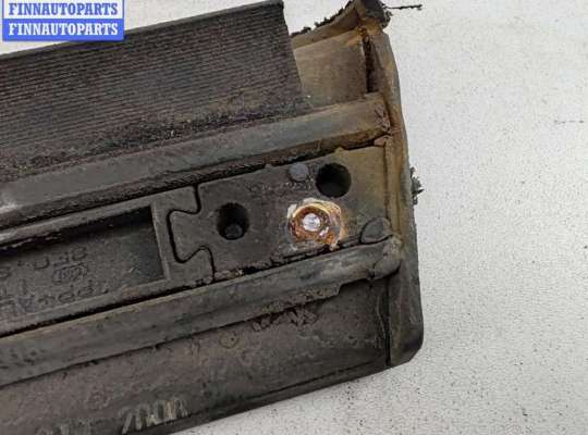 купить Молдинг двери передней левой на Audi A4 B6 (2001-2004)