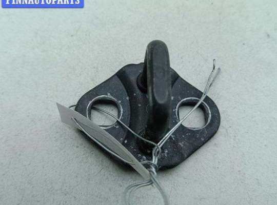 Купить Ответная часть (скоба) замка двери на Mazda 3 (2018- ) BP Ответная часть (скоба) замка двери MZ639363 на Mazda 3 (2018- ) BP