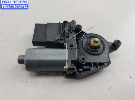 Моторчик стеклоподъемника задний левый VG2573168 на Volkswagen Passat B5+ (GP)