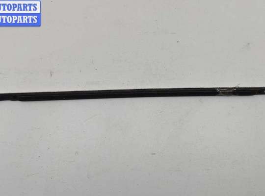 Уплотнитель стекла на Volkswagen Passat B5+ (3B, GP)