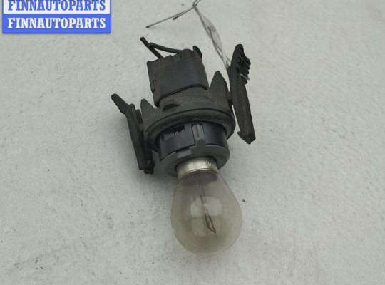 Купить Патрон лампы указателя поворота на BMW 5 E39 (1995-2003) Патрон лампы указателя поворота BM3546723 на BMW 5 E39 (1995-2003)