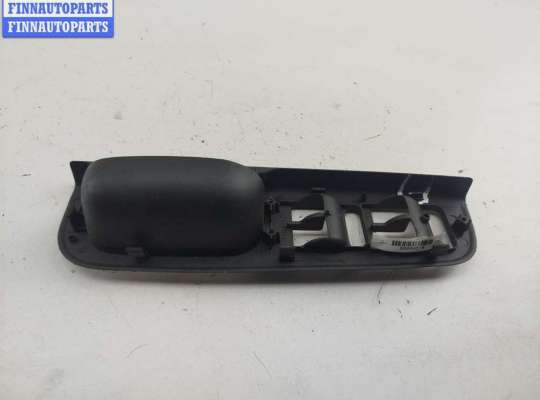 купить Ручка двери внутренняя передняя левая на Volkswagen Passat B5