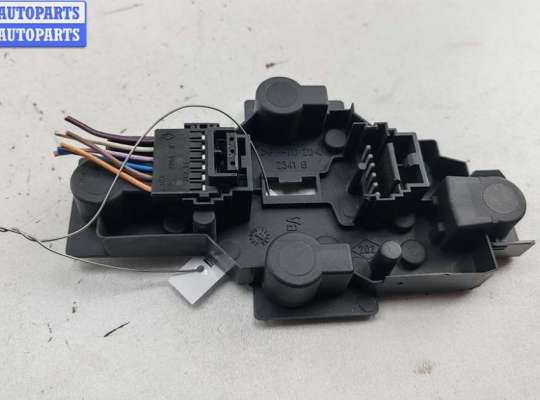 купить Плата фонаря заднего левого на Renault Scenic I (1996-2003)