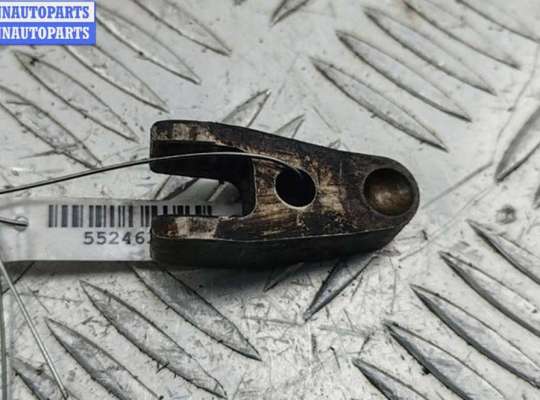 купить Скоба (кронштейн) крепления форсунки на Mercedes C-Class W203 (2000-2006)