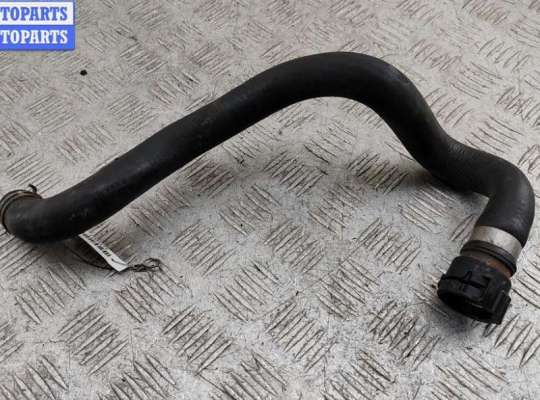 Патрубок отопителя (печки) AU1718354 на Audi A4 B6 (2001-2004)