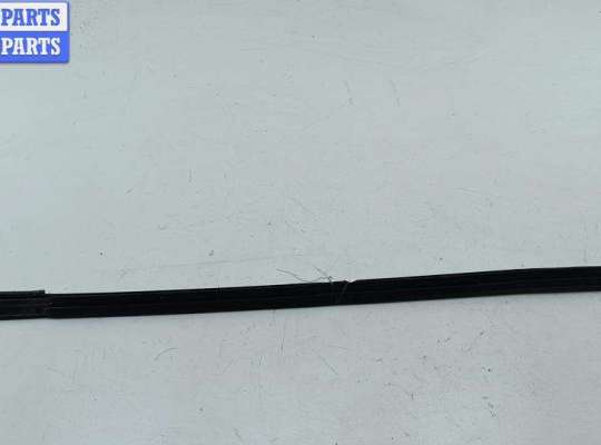 купить Молдинг стекла двери передней правой наружный на Ford Focus III (2011-2018)