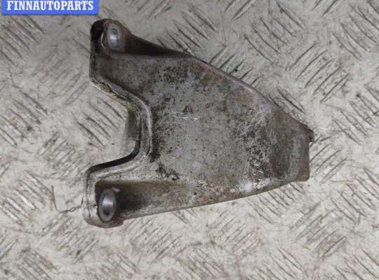 Купить Кронштейн КПП опорный на Audi A4 B5 (1994-2001) Кронштейн КПП опорный AU1752790 на Audi A4 B5 (1994-2001)