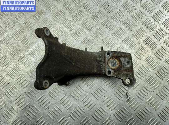 купить Кронштейн двигателя опорный на Volkswagen Passat B4
