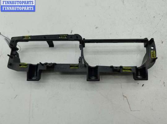 Корпус (держатель) ручки двери передней левой VG2748747 на Volkswagen Passat B5+ (GP)