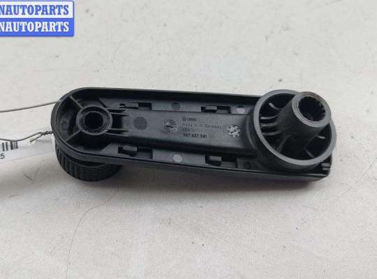 Ручка стеклоподъемника на Volkswagen Passat B3 (35i)