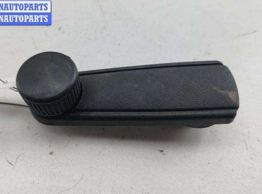 Ручка стеклоподъемника на Volkswagen Passat B3 (35i)