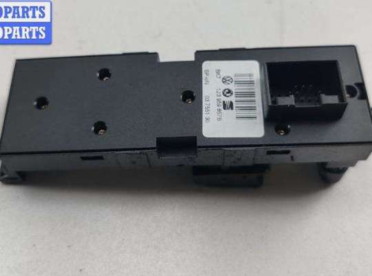 купить Блок кнопок управления стеклоподъемниками на Volkswagen Passat B5+ (GP)