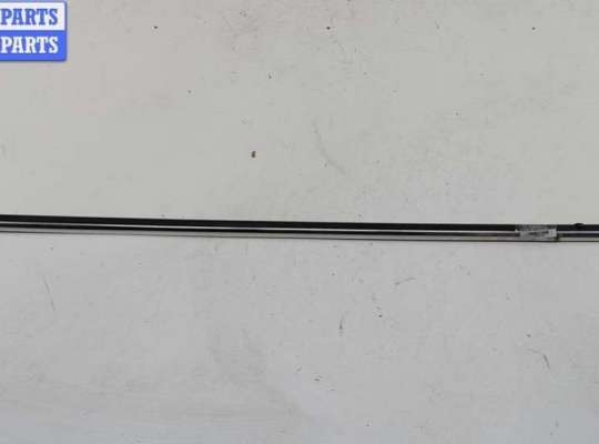 купить Молдинг стекла двери передней правой наружный на Volkswagen Passat B5+ (GP)