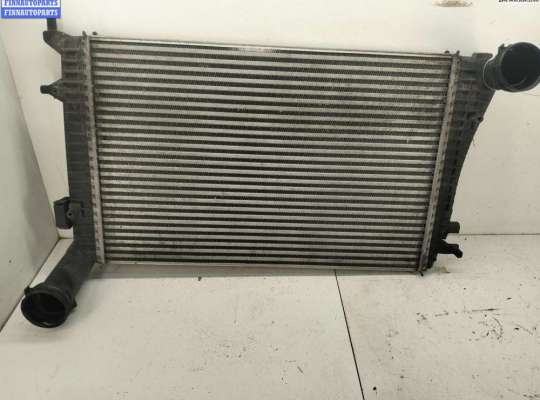 Радиатор интеркулера VG1890104 на Volkswagen Passat B6