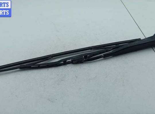 купить Щеткодержатель (поводок стеклоочистителя) задний на Audi 80 B4 (1991-1996)