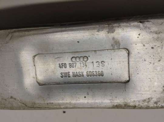 купить Кронштейн бампера переднего на Audi A6 C6 (2004-2011)
