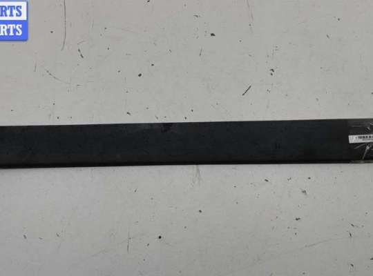 Молдинг двери задней левой VL548390 на Volvo S60