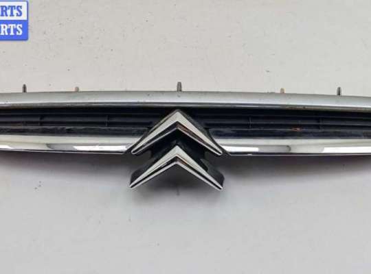 Решетка радиатора FT575094 на Citroen C8