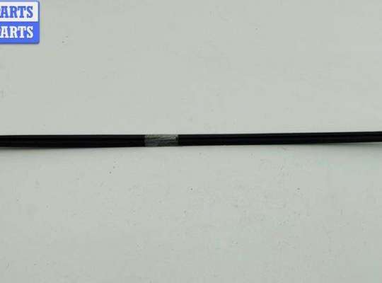 купить Молдинг лобового стекла на Volkswagen Tiguan