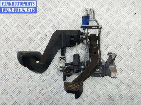 Узел педальный AU1747382 на Audi A4 B6 (2001-2004)