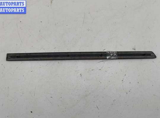 купить Молдинг стекла двери задней левой наружный на Volkswagen Bora