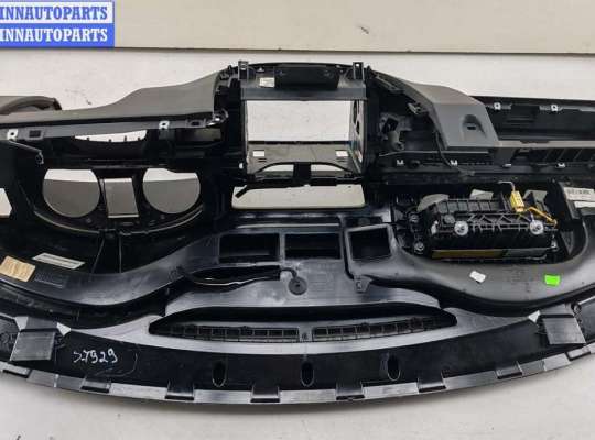 Панель передняя салона (Торпедо) на Volkswagen Passat B6 (3C)