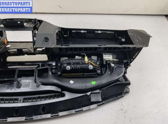 Панель передняя салона (Торпедо) на Volkswagen Passat B6 (3C)