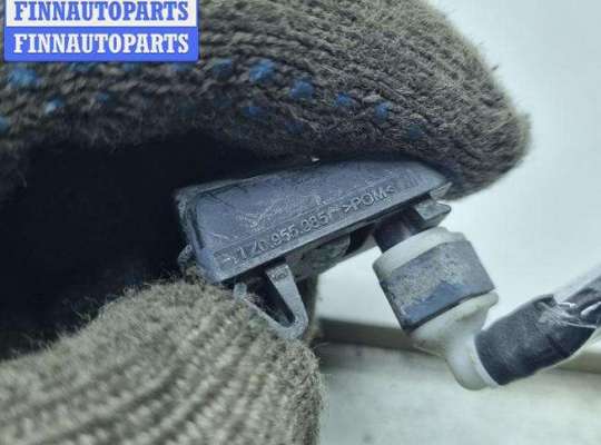 купить Форсунка омывателя на Skoda Octavia mk2 (A5 1Z) 2004-2013