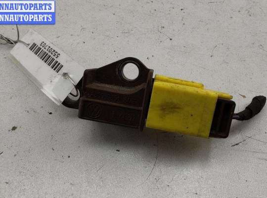 купить Датчик удара (Airbag) на Audi Q7 4L (2005-2015)