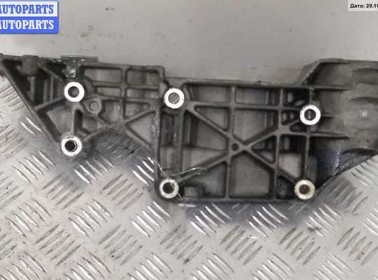 купить Кронштейн гидроусилителя на Volkswagen Passat B5