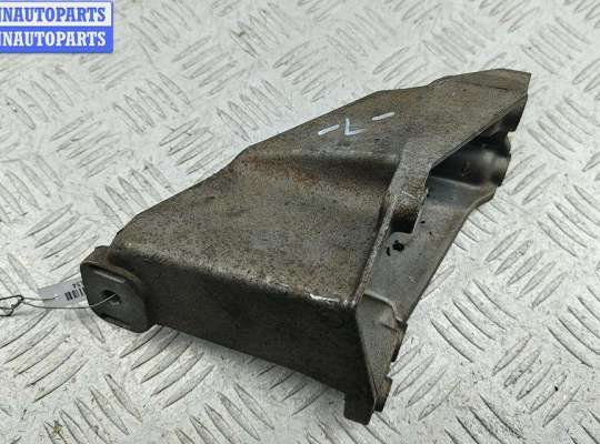 купить Кронштейн двигателя опорный на Audi A4 B5 (1994-2001)