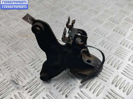 купить Кронштейн КПП опорный на Volkswagen Passat B3