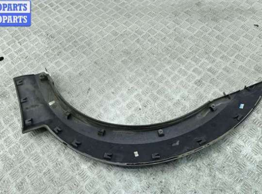 купить Накладка на арку передняя правая на Kia Sorento (2002-2009)