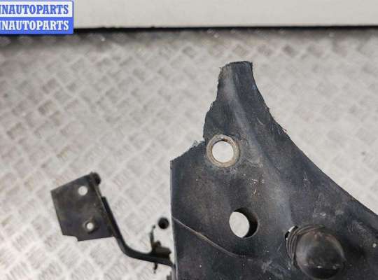 купить Рамка передняя (панель кузовная, телевизор) на Volkswagen Passat B5