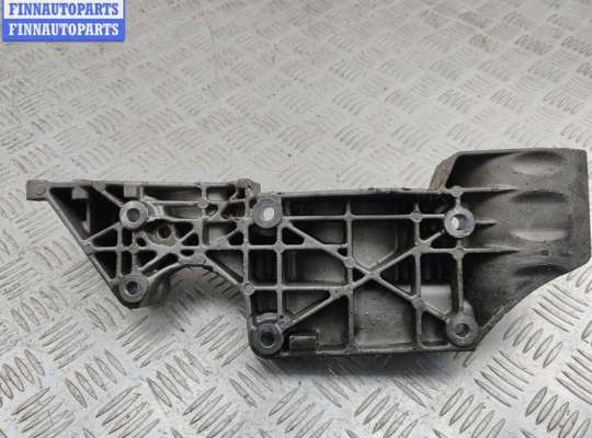 купить Кронштейн генератора на Volkswagen Bora
