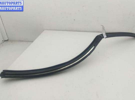 купить Уплотнитель двери задней правой на Opel Omega B (1994-2003)