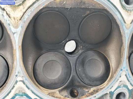 Головка блока цилиндров (ГБЦ в сборе) на Volkswagen Golf V (1K)